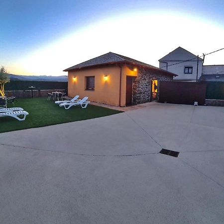 Villa O Lar De Alba A Rúa Esterno foto